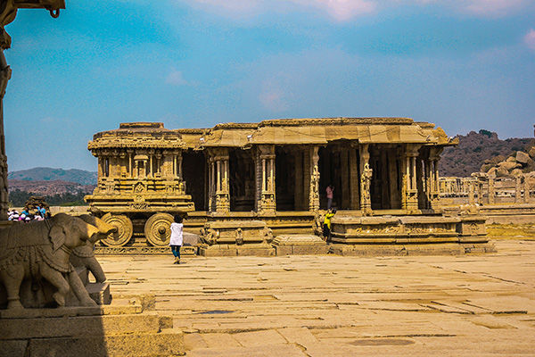 Photo of HIPPIE HAMPI 18/30 by Aishwarya Iyengar
