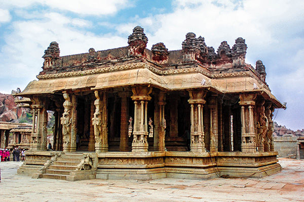 Photo of HIPPIE HAMPI 19/30 by Aishwarya Iyengar