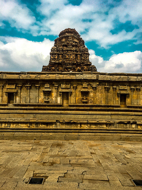 Photo of HIPPIE HAMPI 30/30 by Aishwarya Iyengar