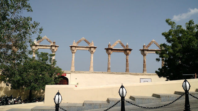 Photo of You can't miss the City Palace in Udaipur 28/29 by Shilpi