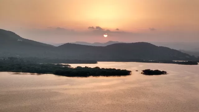 Photo of Pandit Deendayal Upadhyay Park, Pichola, Udaipur, Rajasthan, India by Shilpi