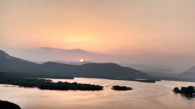 Photo of Pandit Deendayal Upadhyay Park, Pichola, Udaipur, Rajasthan, India by Shilpi