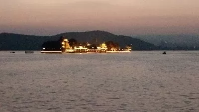 Photo of Pandit Deendayal Upadhyay Park, Pichola, Udaipur, Rajasthan, India by Shilpi