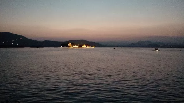 Photo of Lake Pichola, Pichola, Udaipur, Rajasthan by Shilpi