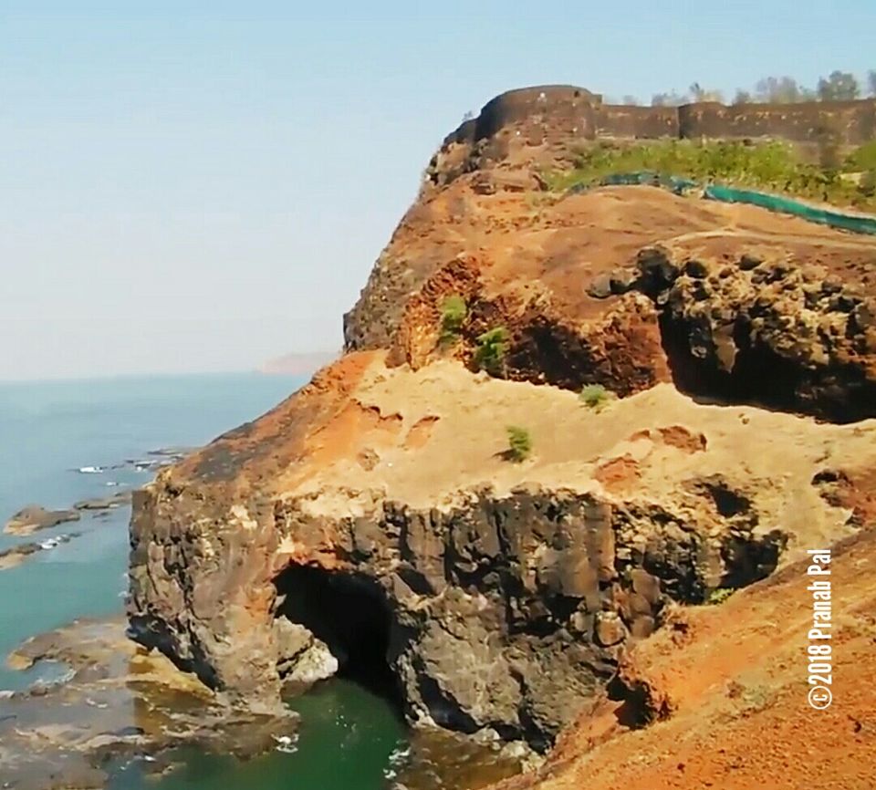 Photo of Ratnadurg Fort – The pride of Maratha heritage by Pranab Pal @paltravelogue