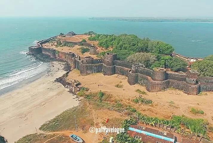Photo of Vijaydurg Fort, Vijaydurg, Maharashtra, India by Pranab Pal @paltravelogue