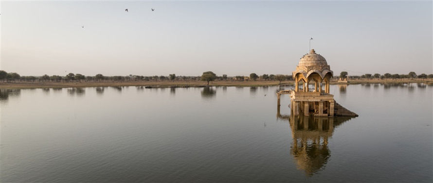 Photo of Gadisar Lake – A major attractive tourist hotspot at Jaisalmer by Pranab Pal @paltravelogue