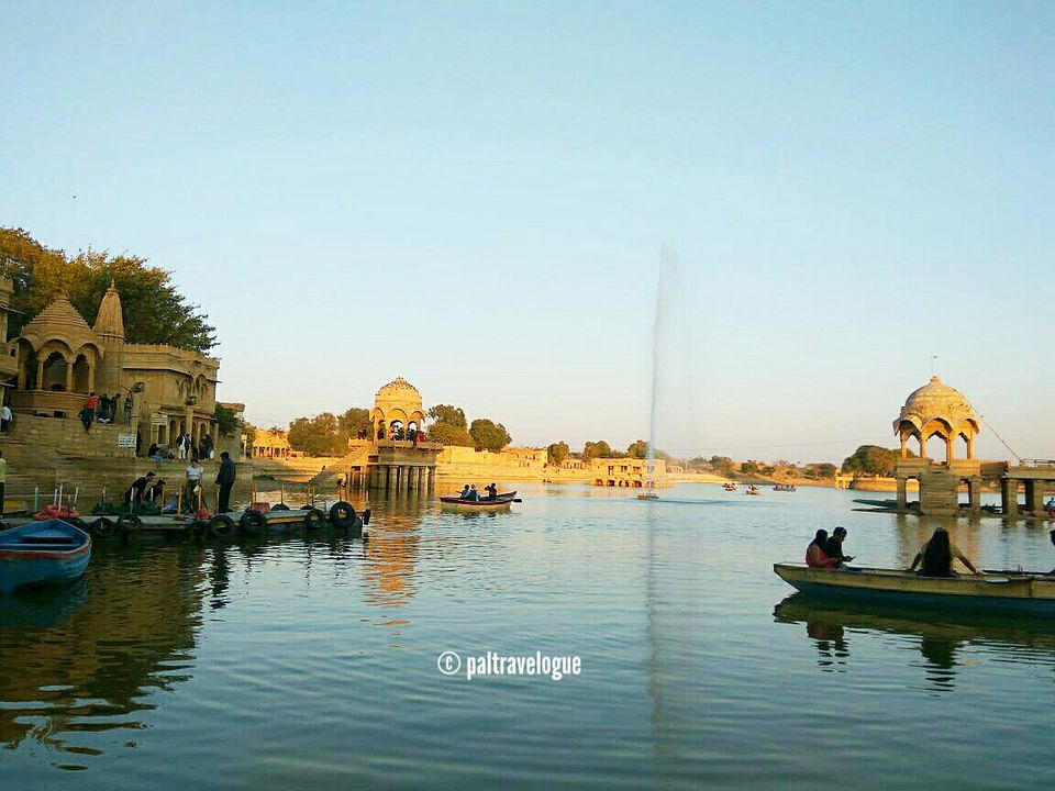 Photo of Gadisar Lake – A major attractive tourist hotspot at Jaisalmer by Pranab Pal @paltravelogue