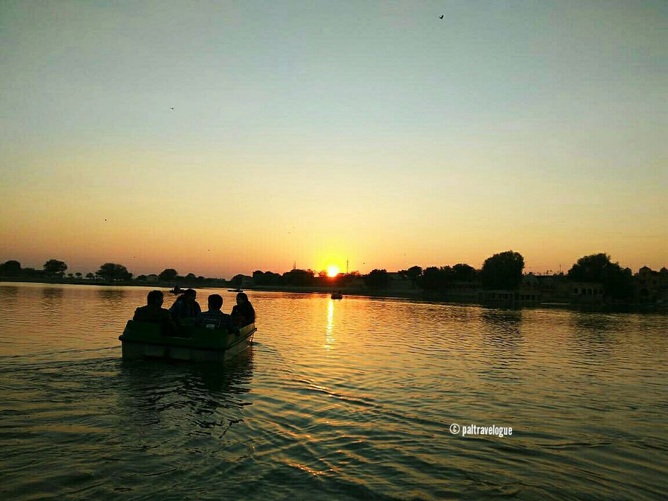 Photo of Gadisar Lake – A major attractive tourist hotspot at Jaisalmer by Pranab Pal @paltravelogue