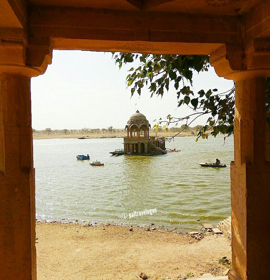 Photo of Gadisar Lake – A major attractive tourist hotspot at Jaisalmer by Pranab Pal @paltravelogue