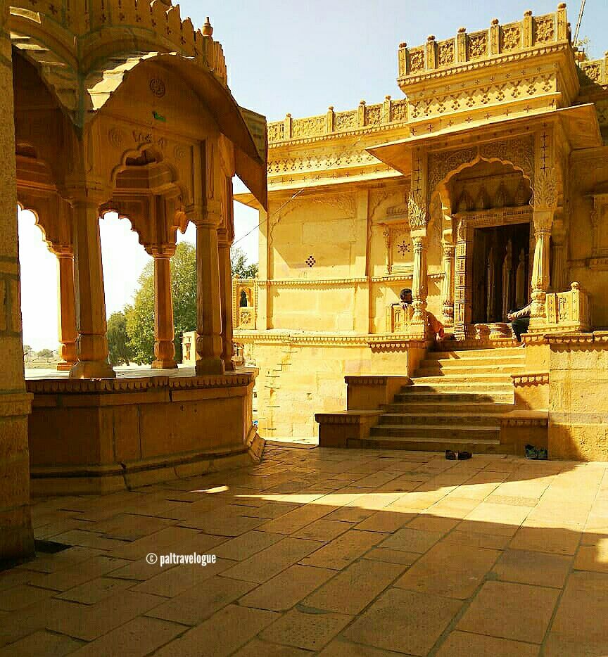 Photo of Gadisar Lake – A major attractive tourist hotspot at Jaisalmer by Pranab Pal @paltravelogue