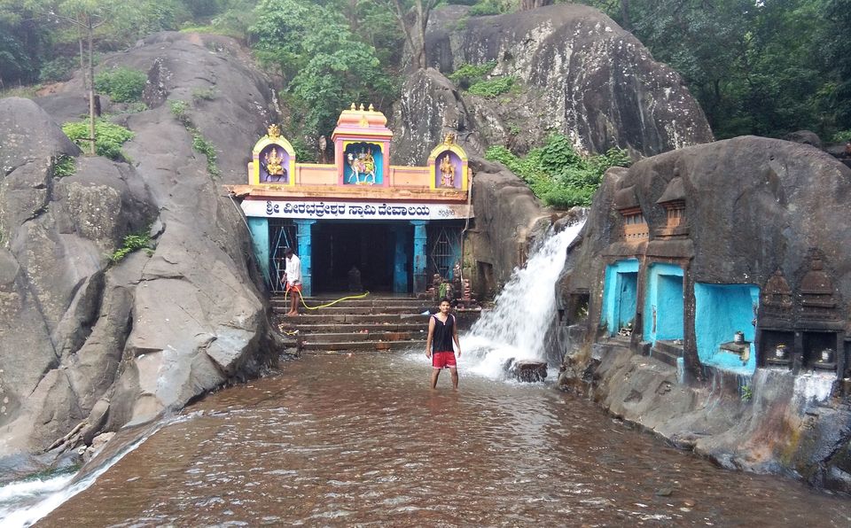 Photo of Kallattigiri Falls, Nandi Battlu, Karnataka, Indien by Sindhura B R