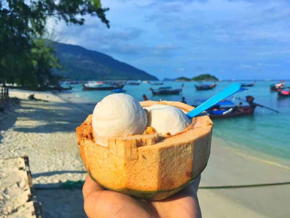 Photo of Phi Phi Islands, Krabi, Thailand by Niyati Saxena (migrantmusings)