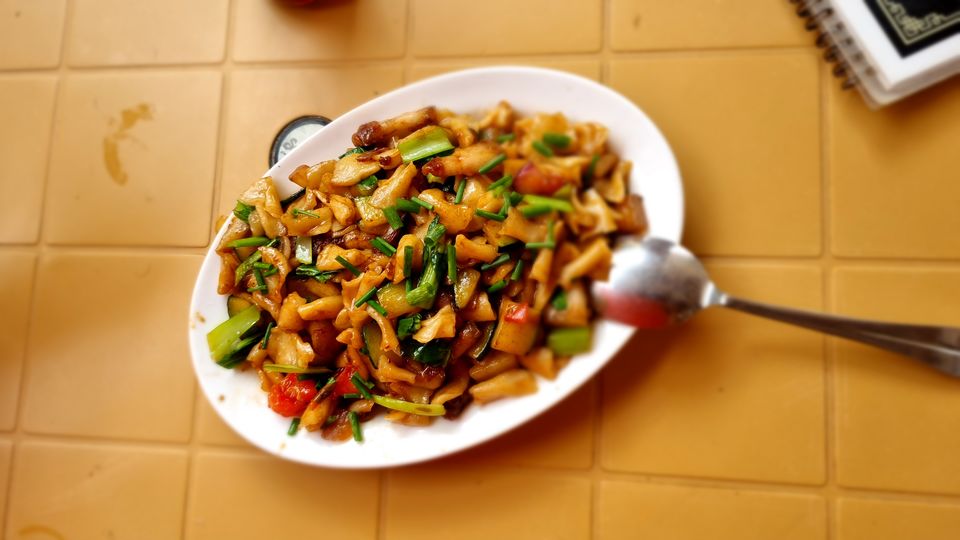 Photo of 5 Must Try Tibetan Dishes To Hog On During Your Trip To Bir! by Niyati Saxena (migrantmusings)
