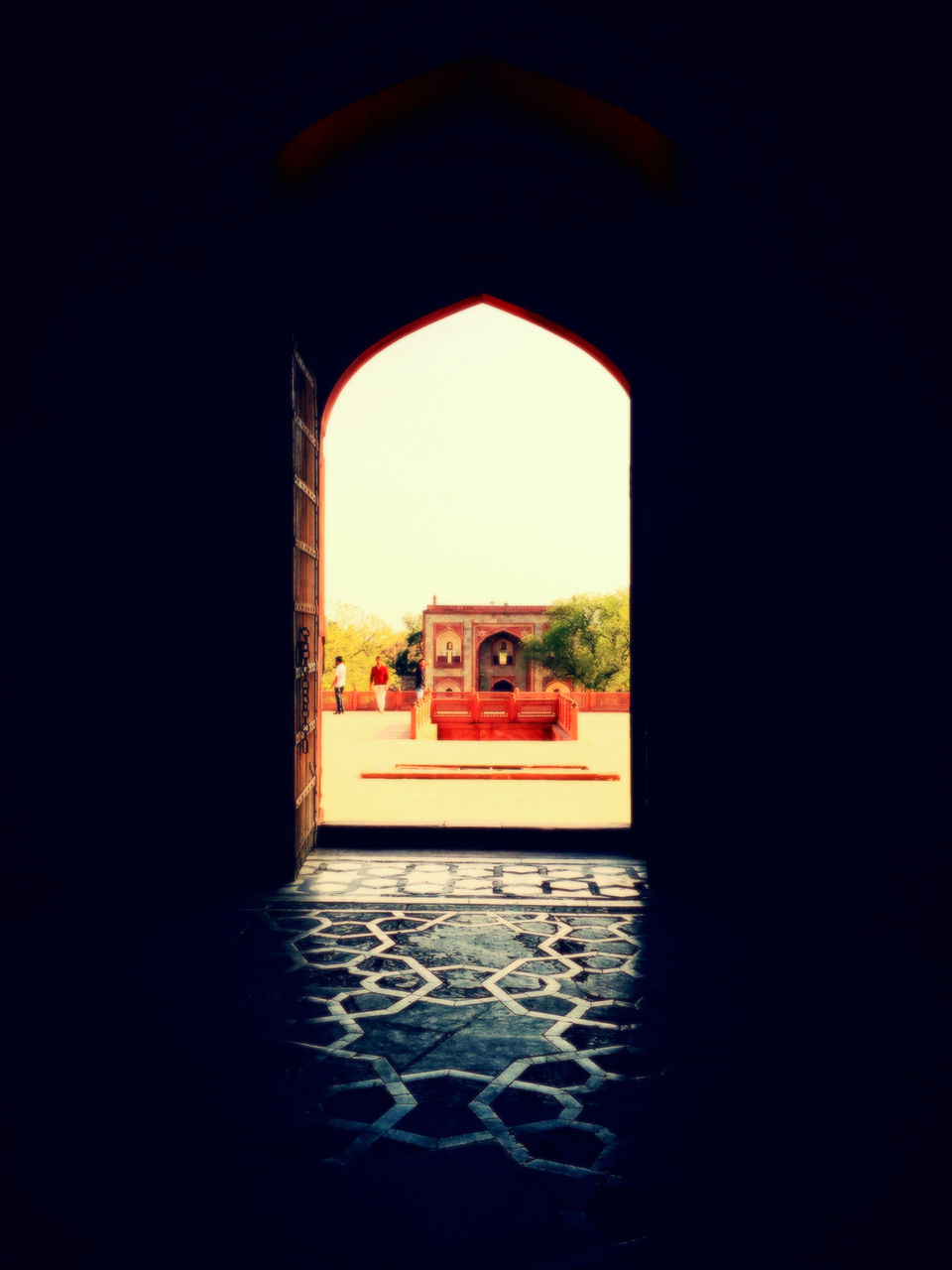 Photo of Peace placed at the centre. by Priyank