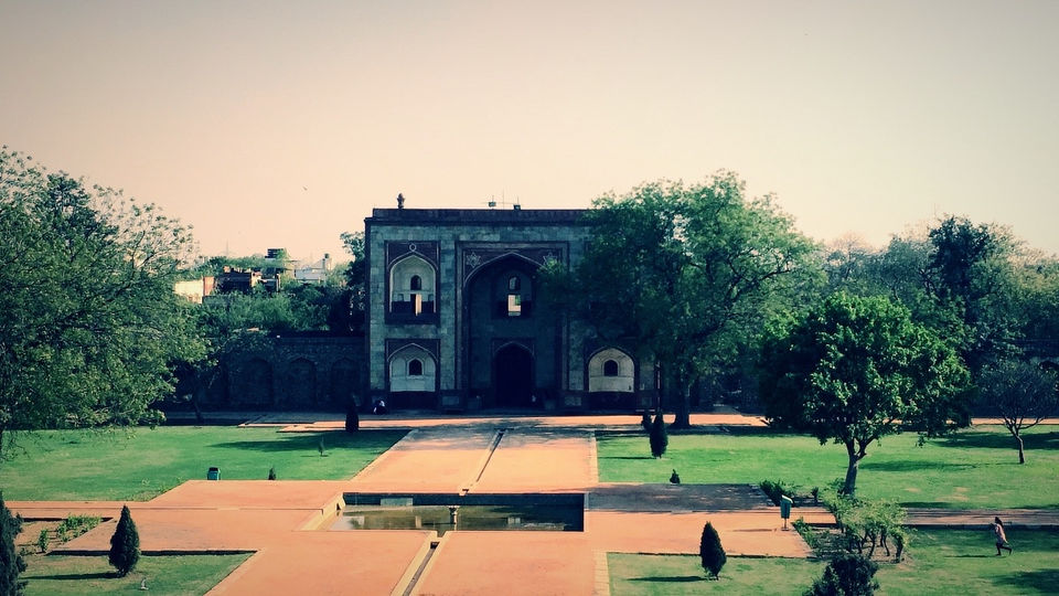 Photo of Peace placed at the centre. by Priyank