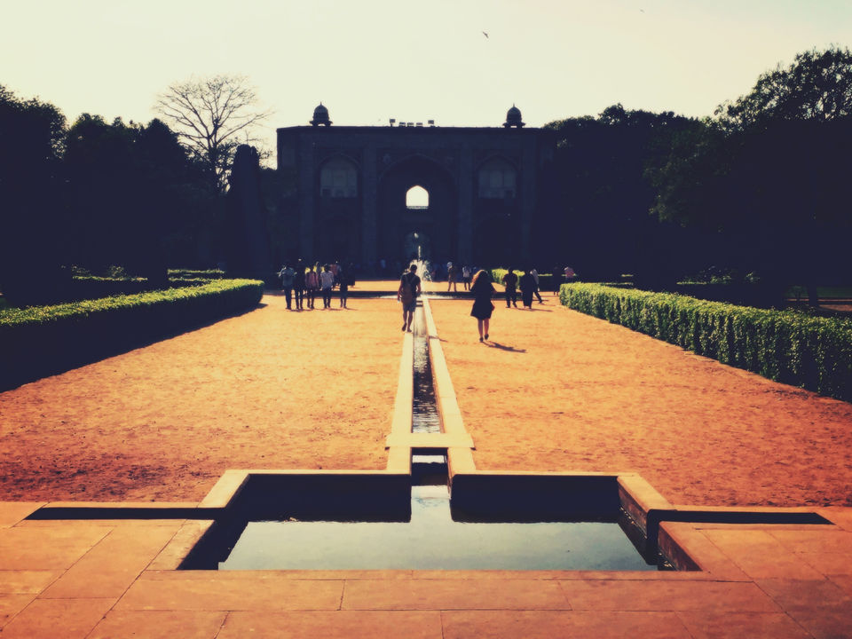 Photo of Peace placed at the centre. by Priyank