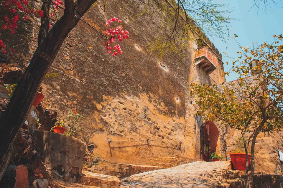 Photo of Live like Maharajas & Rani's at Hill Fort Kesroli in Alwar by Ratan Mehta