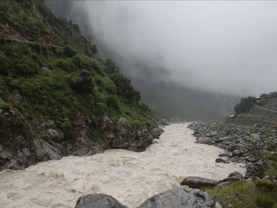 Photo of A Mesmerising Journey to the Sublime Valley of Flowers & Hemkund Sahib by Bharat Kevlani
