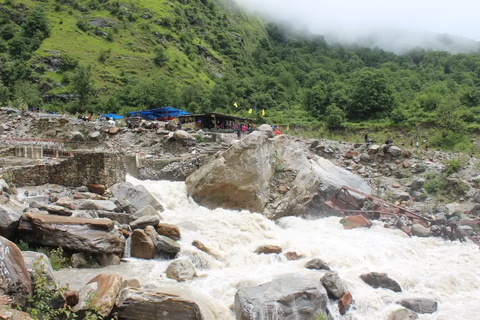 Photo of A Mesmerising Journey to the Sublime Valley of Flowers & Hemkund Sahib by Bharat Kevlani