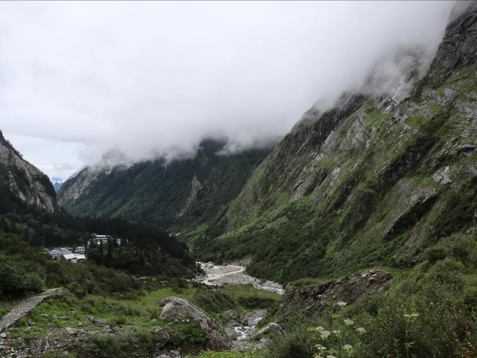 Photo of A Mesmerising Journey to the Sublime Valley of Flowers & Hemkund Sahib by Bharat Kevlani