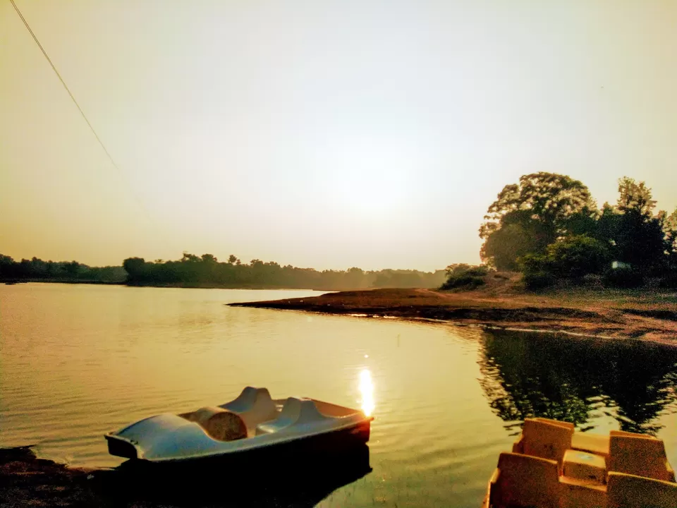 Photo of Pachmarhi Lake, Pachmarhi Cantt, Madhya Pradesh by Travelling Happily