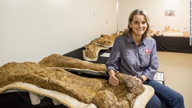 Photo of Dinosaur, as Long as a Basketball Court & as Tall as a Two-Storey Building Discovered in Australia! by Travelling Happily