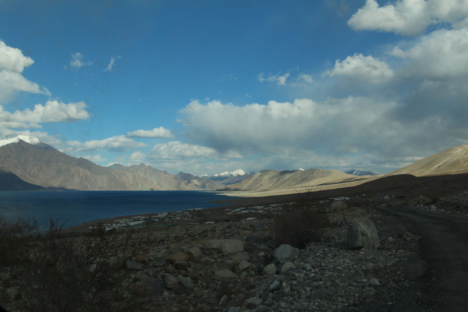 Photo of Pangong Lake, Leh by Shweta Yadav