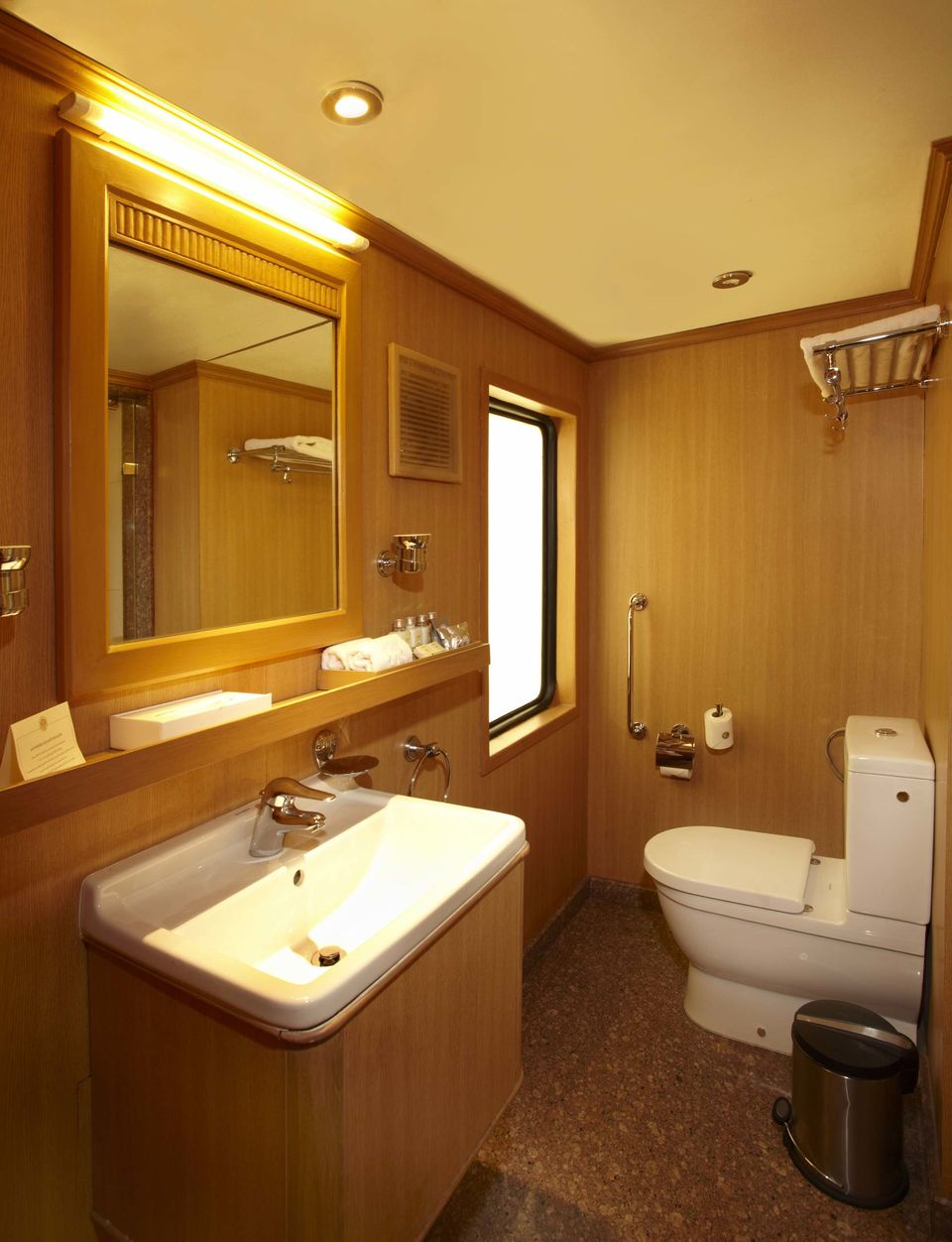 Photo of "Maharajas' Express" - Experience the Royalty on Wheels 4/13 by Kimmi Dhiman