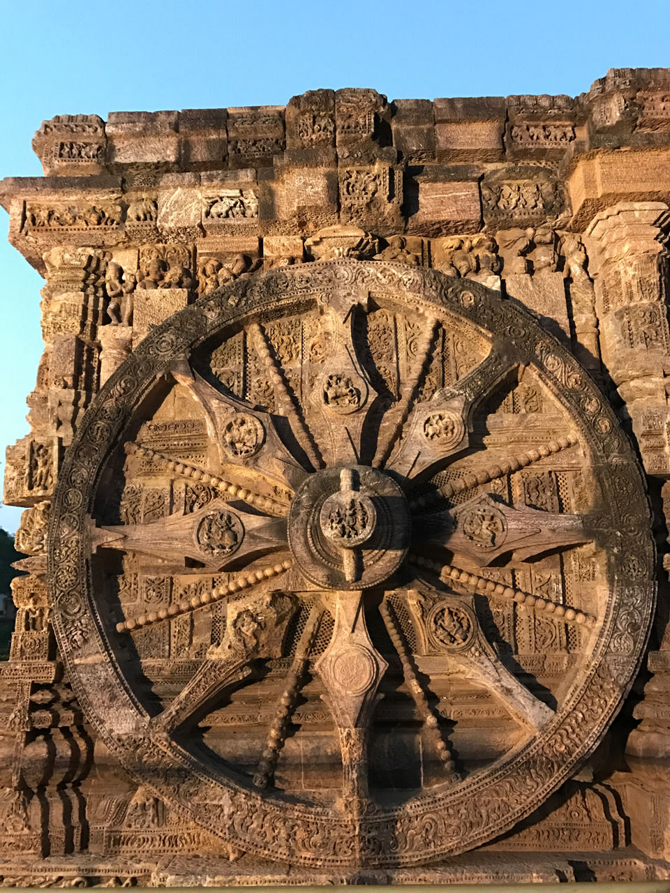 Photo of Odisha Odyssey- Sunny Skies, Sun-baked Beaches And The Sun Temple. by Shubhangi Jeswal