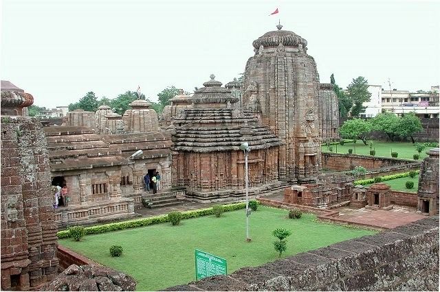 Photo of Lingaraj Temple, Bhubaneswar, Odisha, India by Shubhangi Jeswal
