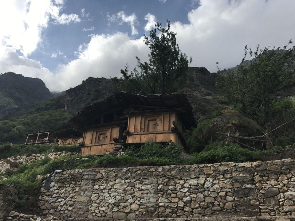 Photo of Story Of Osla: A Hidden Village Like Malana Far From The Eyes Of The Indian Government 4/17 by Shubhangi Jeswal