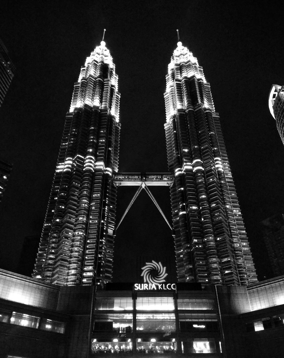 Photo of Petronas Twin Tower, Kuala Lumpur City Centre, Kuala Lumpur, Federal Territory of Kuala Lumpur, Malaysia by The Roving Man
