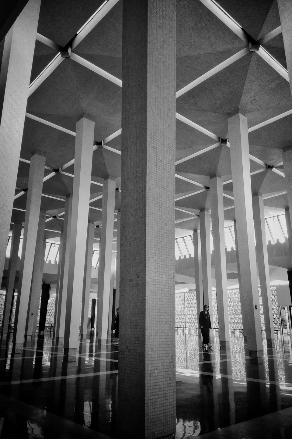 Photo of National Mosque, Perdana Botanical Gardens, Kuala Lumpur, Federal Territory of Kuala Lumpur, Malaysia by The Roving Man