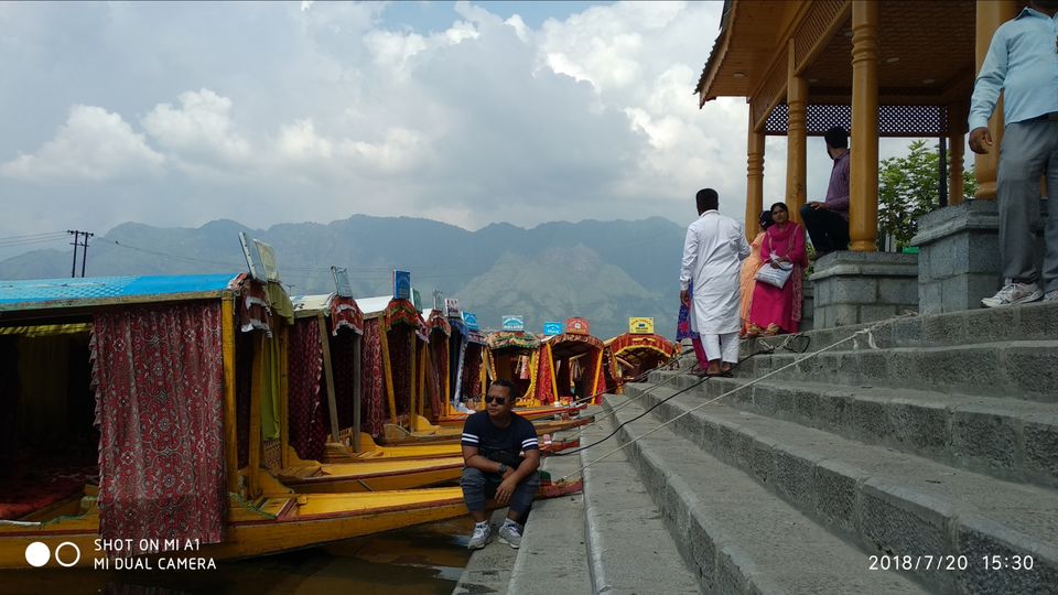 Photo of Dal Lake, Srinagar by sikkimtravelhub
