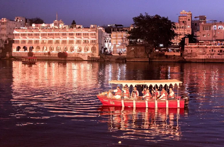 Photo of Lake Pichola, Udaipur, Rajasthan, India by Anubhav Tyagi