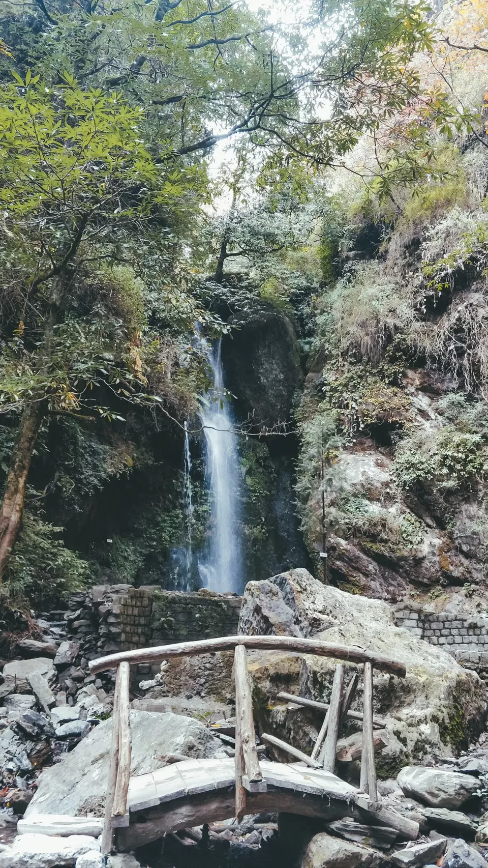 Photo of Jibhi Waterfall, Tandi, Himachal Pradesh, India by Prakriti Arora