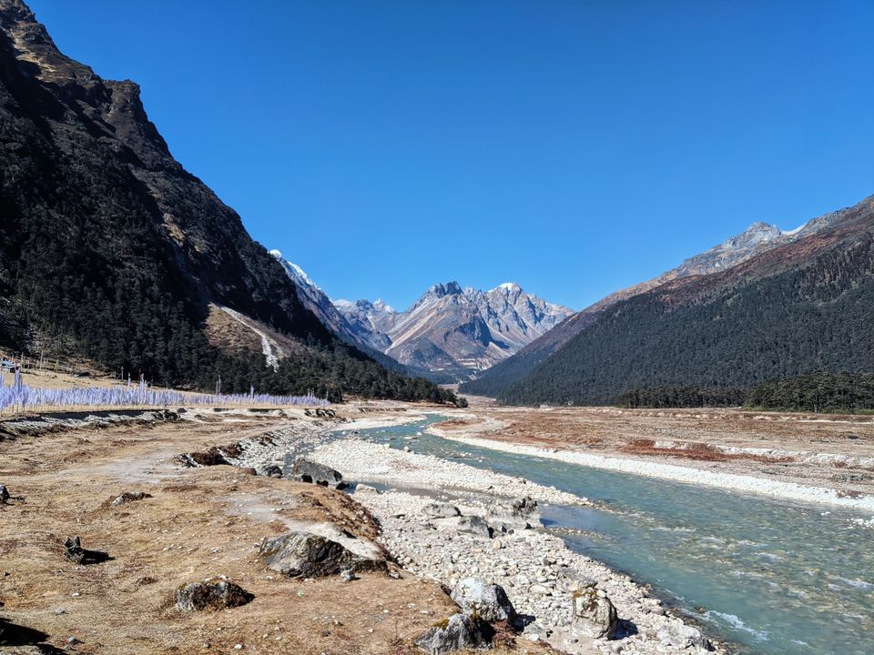 Photo of Yumthang Valley DarkDragon Road, Yumthang, Sikkim, India by Prakriti Arora