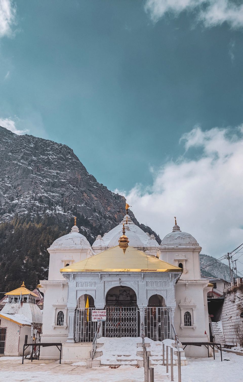 Photo of An Unusual Road-trip: Travelling to the Frozen Town of Gangotri 1/12 by Prakriti Arora