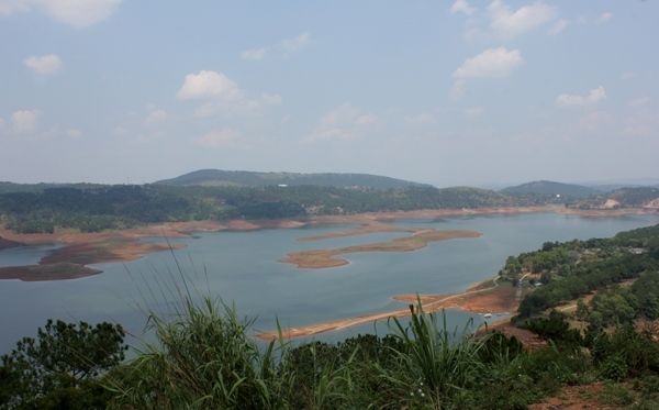Photo of Umiam Lake, Meghalaya, India by Prajakta Satpute