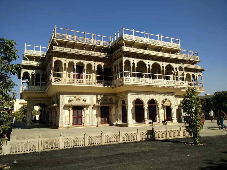 Photo of City Palace Jaipur, Gangori Bazaar, J.D.A. Market, Pink City, Jaipur, Rajasthan, India by Tripping With Prajakta