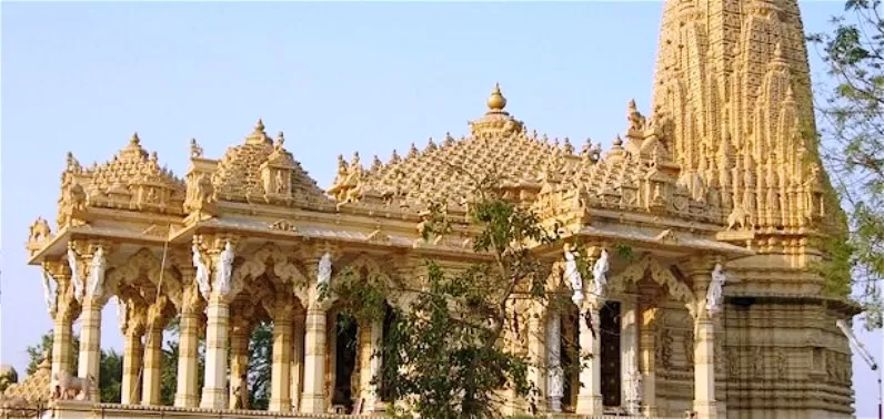 Photo of Dilwara Temples, Delwara, Mount Abu, Rajasthan, India by Tripping With Prajakta