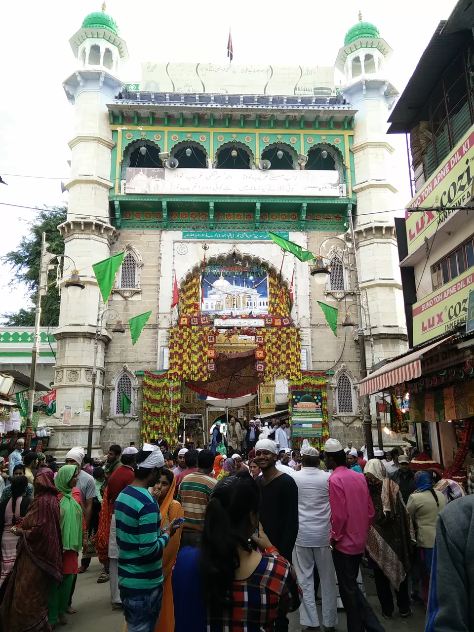Photo of Ajmer Sharif Dargah, Delhi Gate Rd, dargah shareef, Dargah Bazar, Ajmer, Rajasthan, India by Tripping With Prajakta
