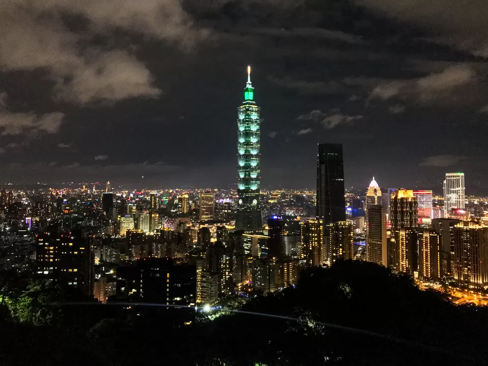 Photo of Elephant Mountain Hiking Trail, Alley 342, Lane 150, Section 5, Xinyi Road, Xinyi District, Taipei City, Taiwan by Tara Anne Nikezic