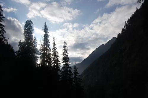 Photo of Khir Ganga, Himachal Pradesh, India by Shivam Negi