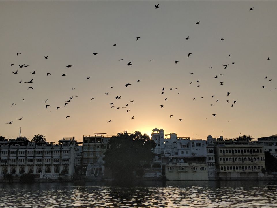 Photo of Lake Pichola, Pichola, Udaipur, Rajasthan by the_fraud_madrasi_couple