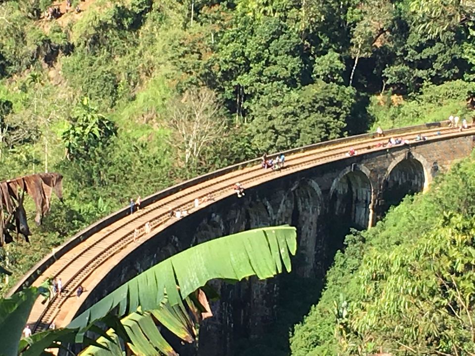 Photo of Nine Arch Bridge Road, Sri Lanka by Ashish G