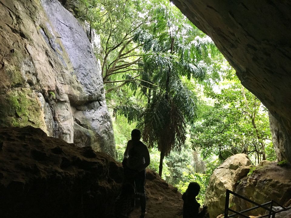 Photo of Ravana's Cave, Ella, Sri Lanka by Ashish G