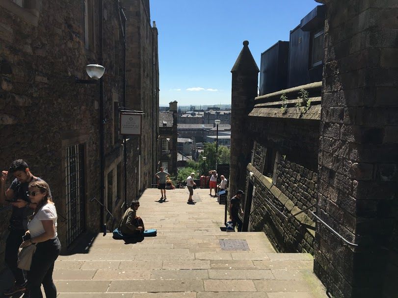 Photo of Edinburgh, UK by Poonam Valecha