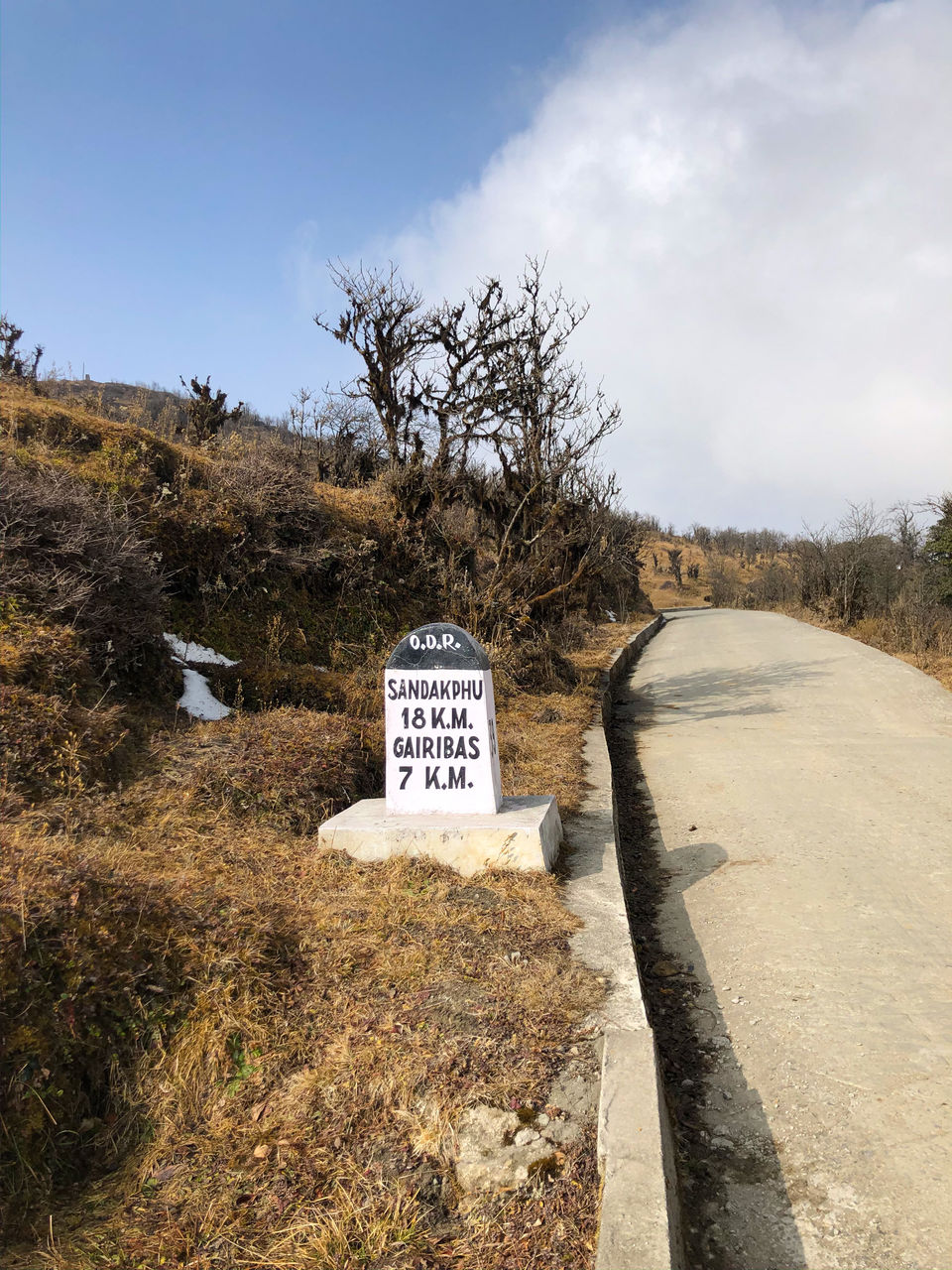 Photo of A Game of Hide and Seek with the Mt.Everest - Sandakphu Phalut Trek (Part - 1) by Somya Rakshit